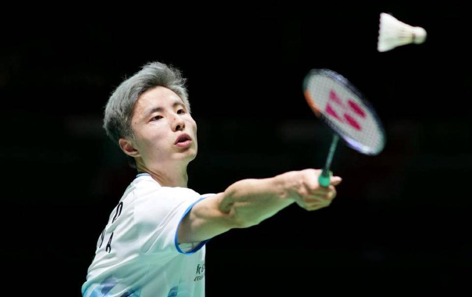 伍显得死板 伍显得死板